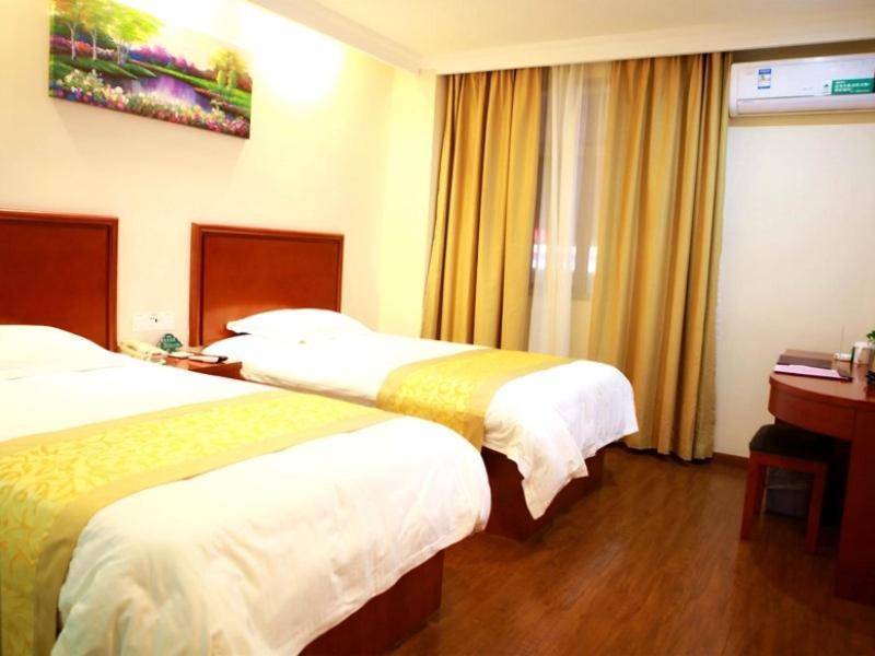 ג'יאדינג Greentree Inn Shanghai Hongqiao Hub Cao'An Road Huajiang Branch Road Express Hotel מראה חיצוני תמונה
