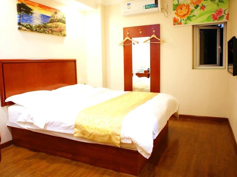 ג'יאדינג Greentree Inn Shanghai Hongqiao Hub Cao'An Road Huajiang Branch Road Express Hotel מראה חיצוני תמונה