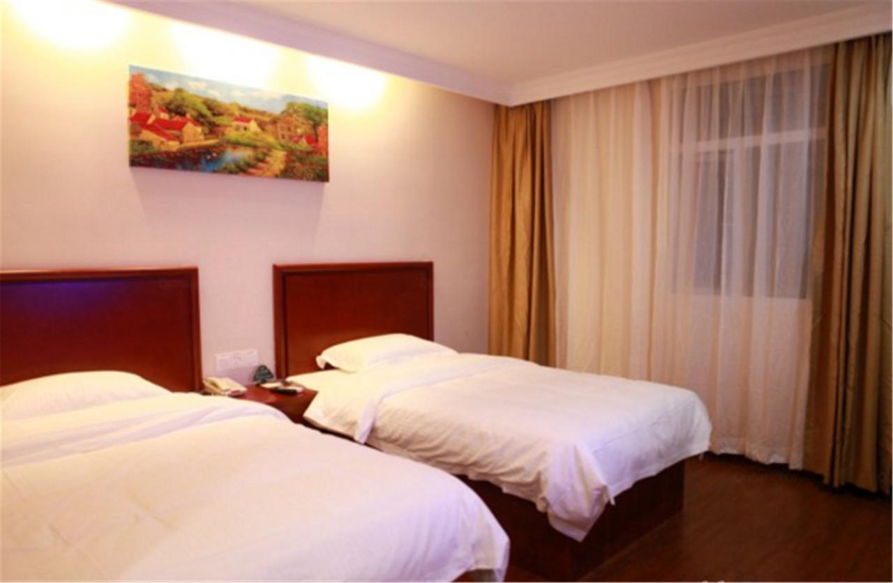 ג'יאדינג Greentree Inn Shanghai Hongqiao Hub Cao'An Road Huajiang Branch Road Express Hotel מראה חיצוני תמונה