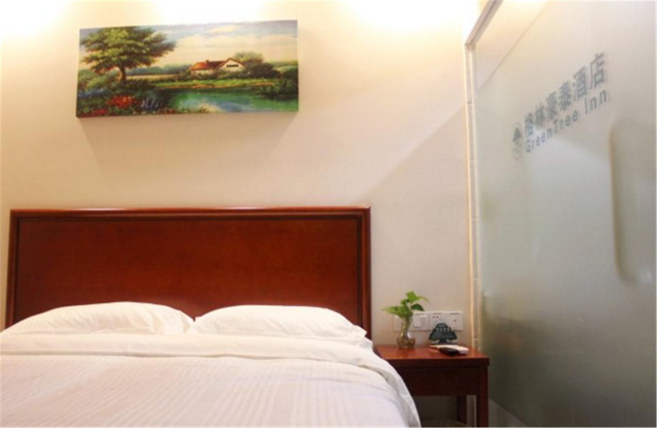 ג'יאדינג Greentree Inn Shanghai Hongqiao Hub Cao'An Road Huajiang Branch Road Express Hotel מראה חיצוני תמונה
