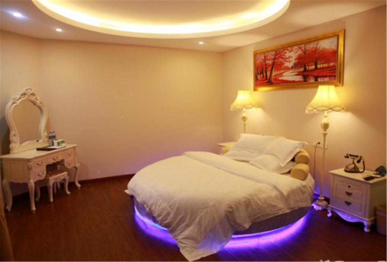 ג'יאדינג Greentree Inn Shanghai Hongqiao Hub Cao'An Road Huajiang Branch Road Express Hotel מראה חיצוני תמונה
