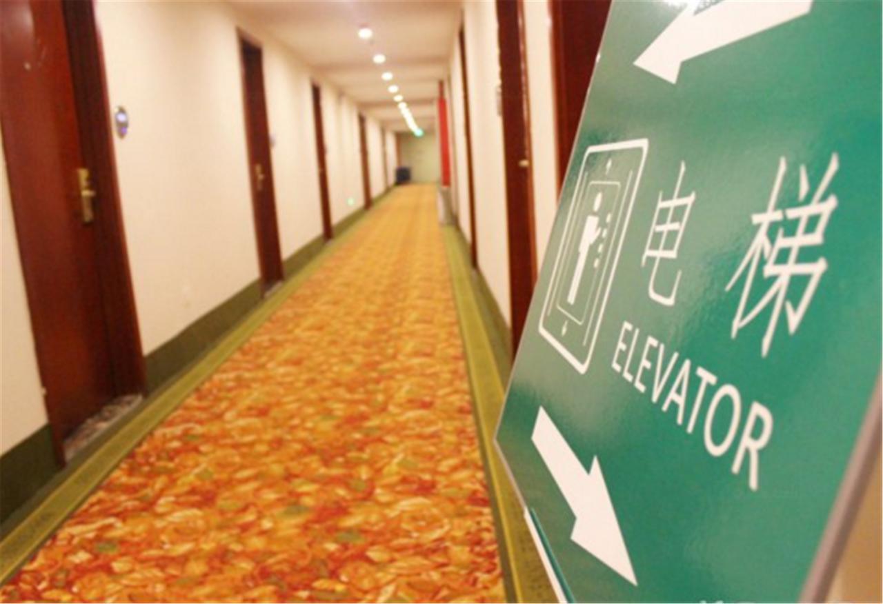 ג'יאדינג Greentree Inn Shanghai Hongqiao Hub Cao'An Road Huajiang Branch Road Express Hotel מראה חיצוני תמונה